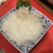 写真は活槍いか刺しです。