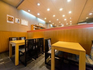 落ち着いた大人の雰囲気で二人の時間を