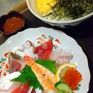 どんぶりをキーワードに日本料理、〆の一品など様々な食の楽しみを広げてお届けいたします。
