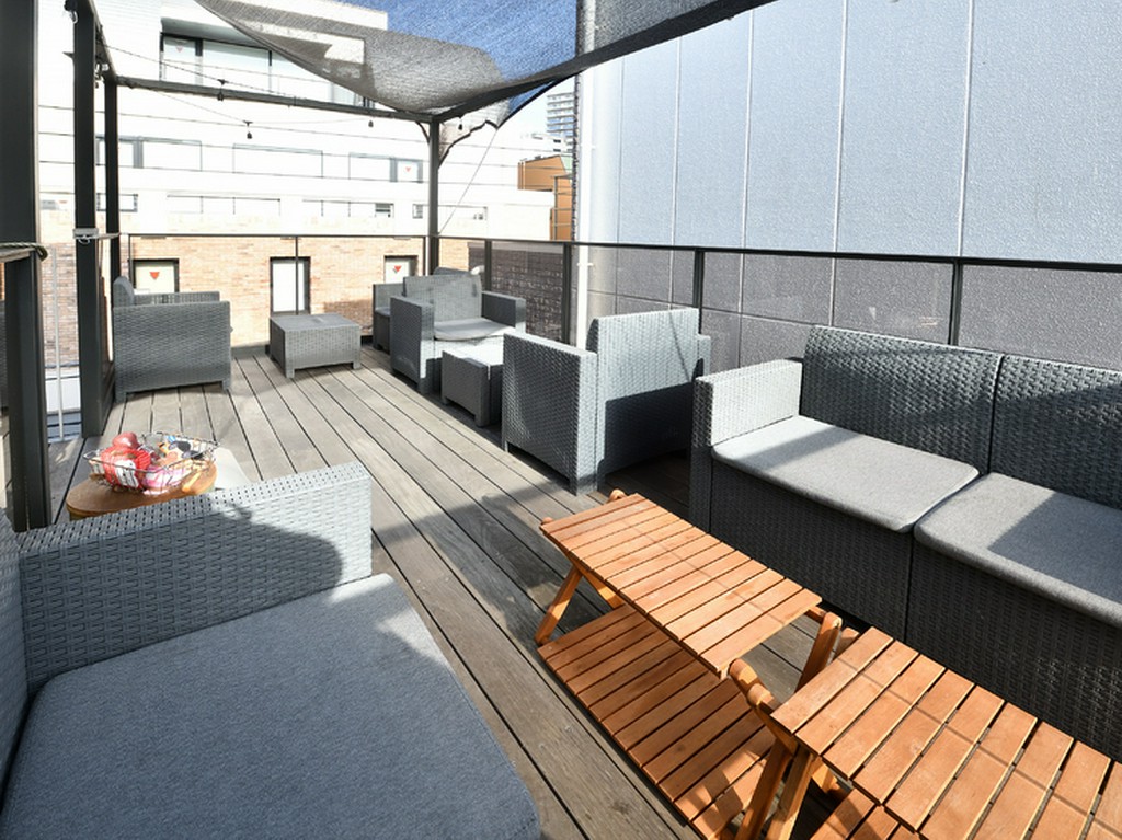 開放感あふれるテラス席でピクニック気分を味わって