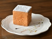 ・コンテナシュー
・バスク風チーズケーキ
・キャレ　ド　ショコラ
・ヴェリーヌ
・タルト（＋110円）
・元町クリームプリン
・シフォンケーキ
・ムース
・アフォガート
