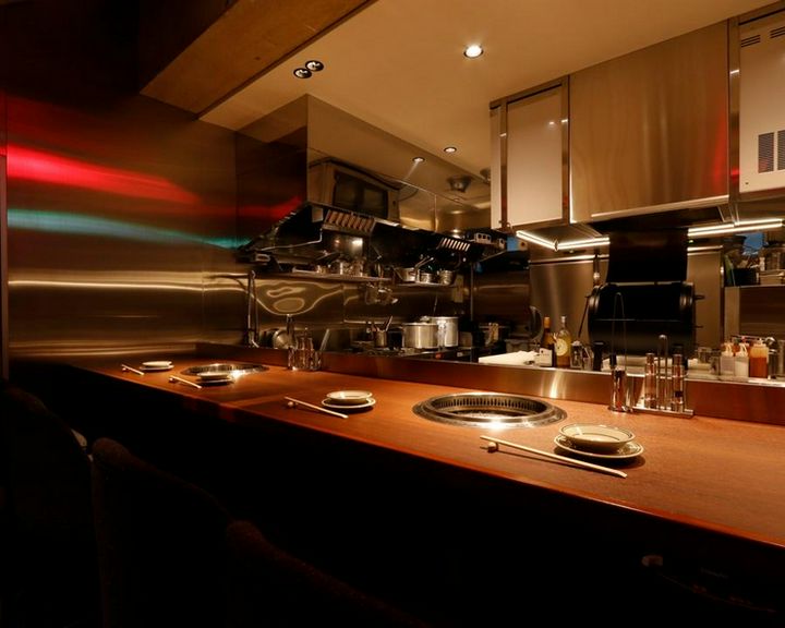 おいしい肉とワインを楽しむ大人の焼肉デート