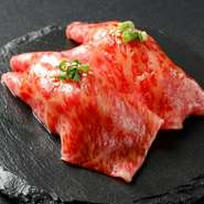 新鮮な和牛のオリジナル肉寿司！
お肉の旨みを存分にお楽しみください。
