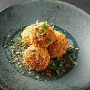 新感覚のメンチカツ。
揚げてないからヘルシーなんです！
食べやすい大きさなので女性にもお勧め！　