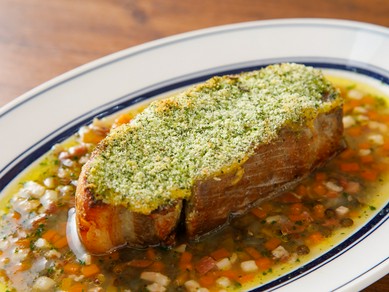 新鮮な魚介を盛りだくさん! 食材に合わせたドレッシングもGood『名物!カルパッチョ』