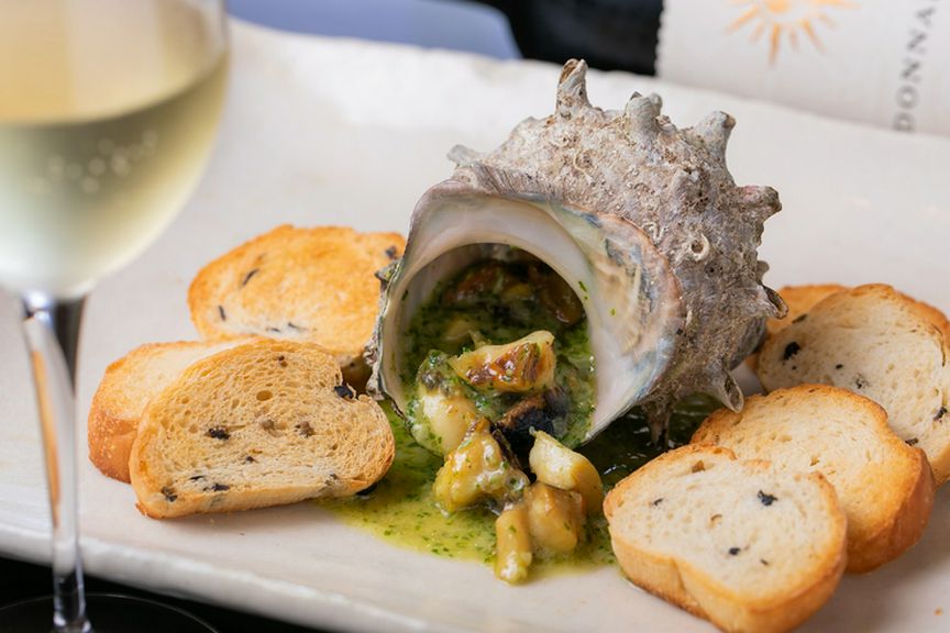 特別な記念日にこだわりの料理とワインを