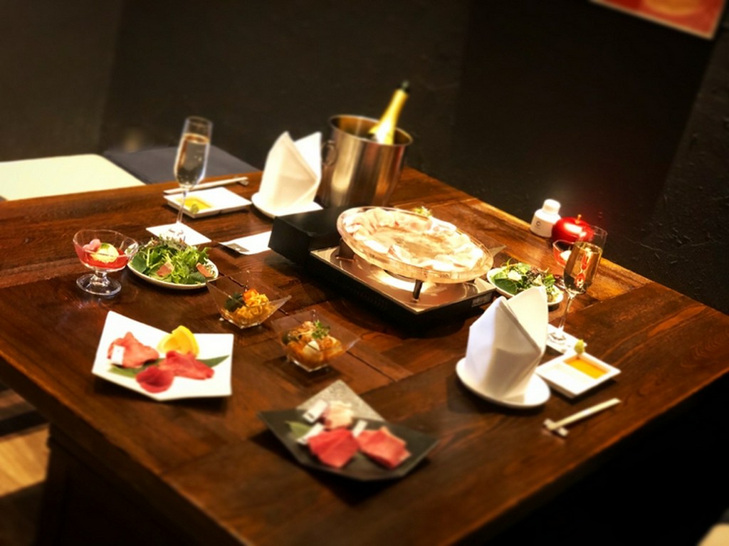 オシャレな空間で食す特別な女子会に