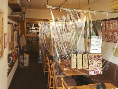 各テーブルにアルコール設置