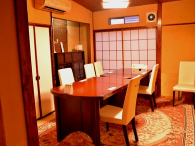 旧日本家屋の和洋個室をそのまま利用