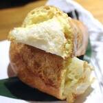 外はサクッと温かく、中はひんやり甘い！焼きたてが幸せすぎる一品です！
ファンの多い人気のデザートです。