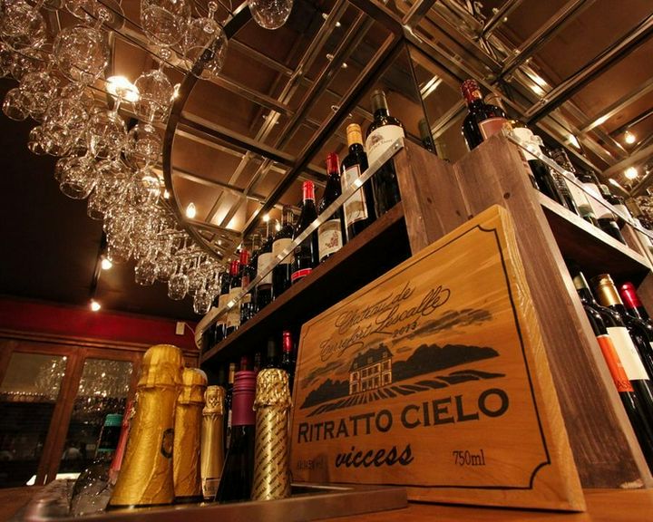 オシャレな空間で楽しいひと時を