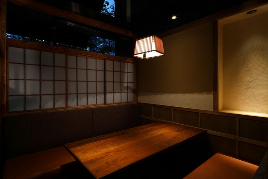 接待・会食等様々なシーンに対応した開放感を感じる空間