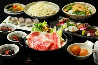 ちょっと高いイメージのある’すき焼き’や’鴨しゃぶ’を、気軽にカジュアルに