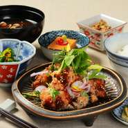 ・小鉢三種
・御飯
・味噌汁
・香物