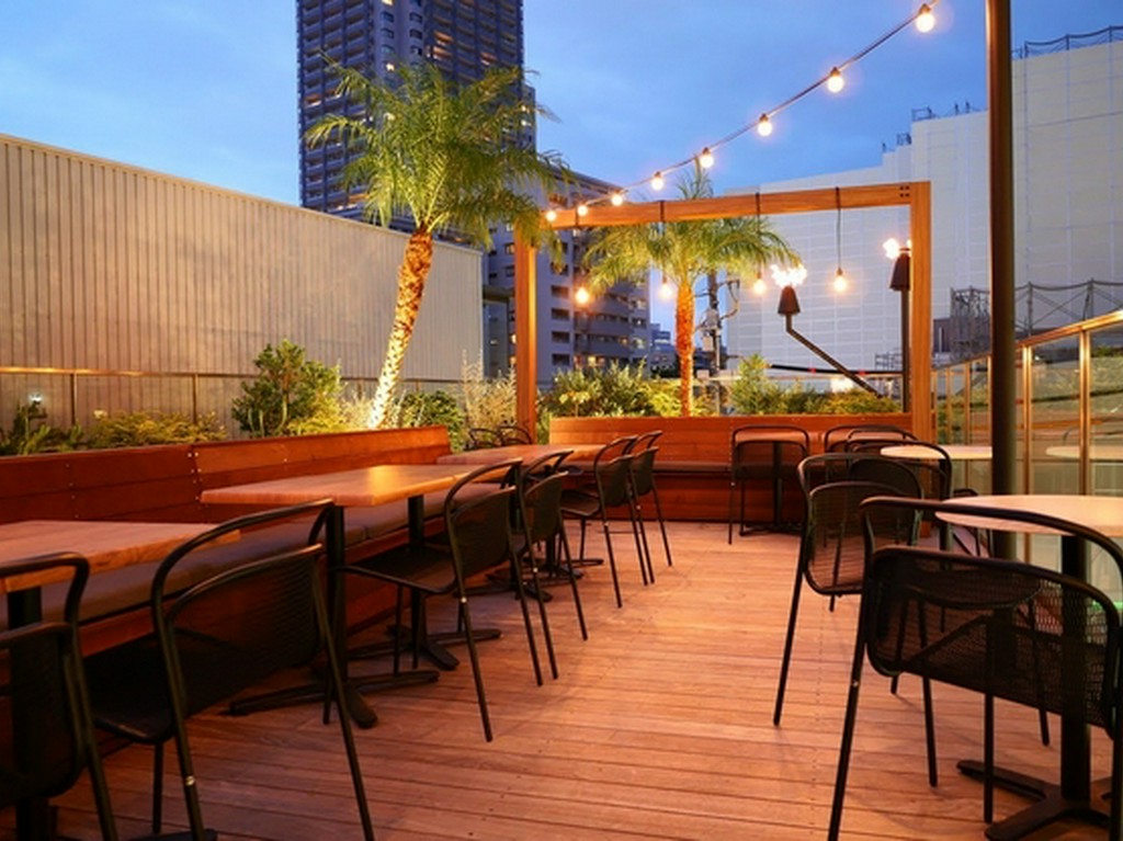 開放的で気持ちの良いテラス席