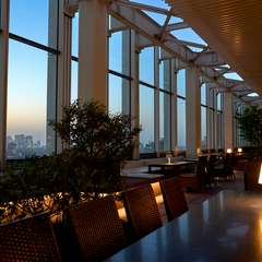 東京の街並みを一望できるBBQレストラン