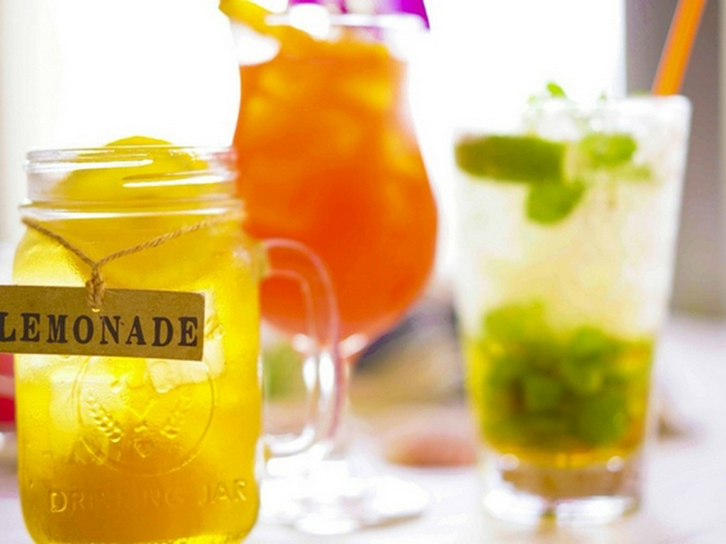 目でも舌でもハワイ気分に！　トロピカルカクテル