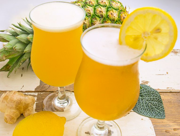 ハワイ料理×ハワイ風の店内で「ハワイに行ったつもり」女子会