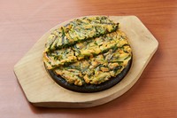 ・ニラのチヂミ…1020円
・豚肉とキムチのチヂミ…1100円
・明太子とチーズのチヂミ…1150円
・海鮮チヂミ…1280円