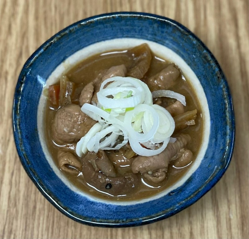じっくり煮込んだ自慢の絶品「もつ煮込み」小盛り/税込150円相当