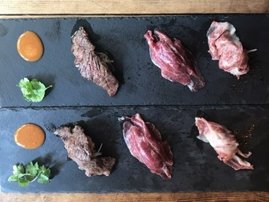 日本三代和牛の近江牛肉を使用した
お肉を東南アジアンのスパイスで
お寿司を！