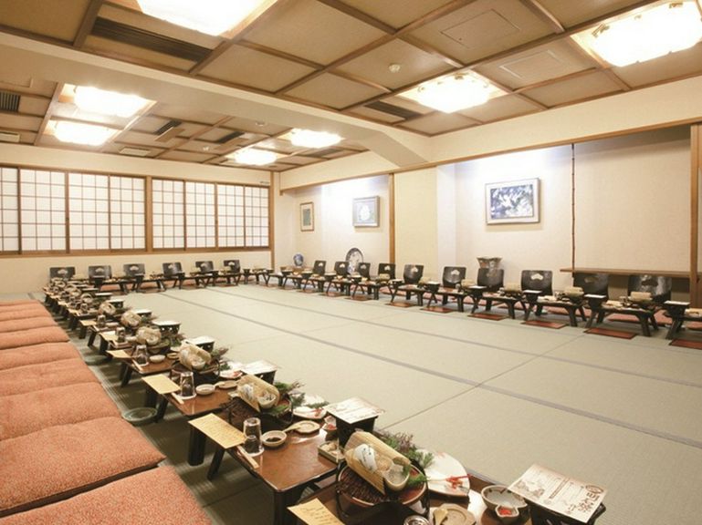 最大100名まで利用可能な宴会場