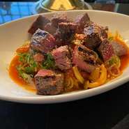 ステーキとルッコラのパスタ