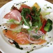 本日のおすすめ前菜盛り合わせ