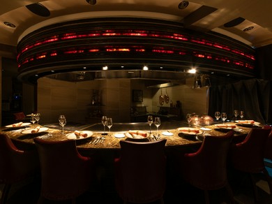 カウンター8席のみのシェフズテーブル