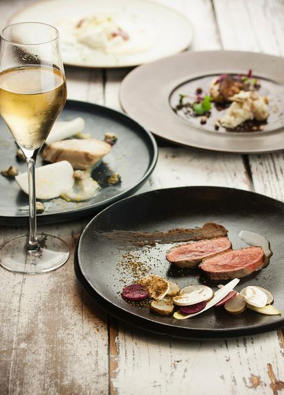 お誕生日や記念日など特別な日に淡路島食材などを使ったコース料理です!!