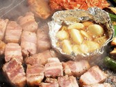 平牧三元豚を使った旨味たっぷりのサムギョプサル