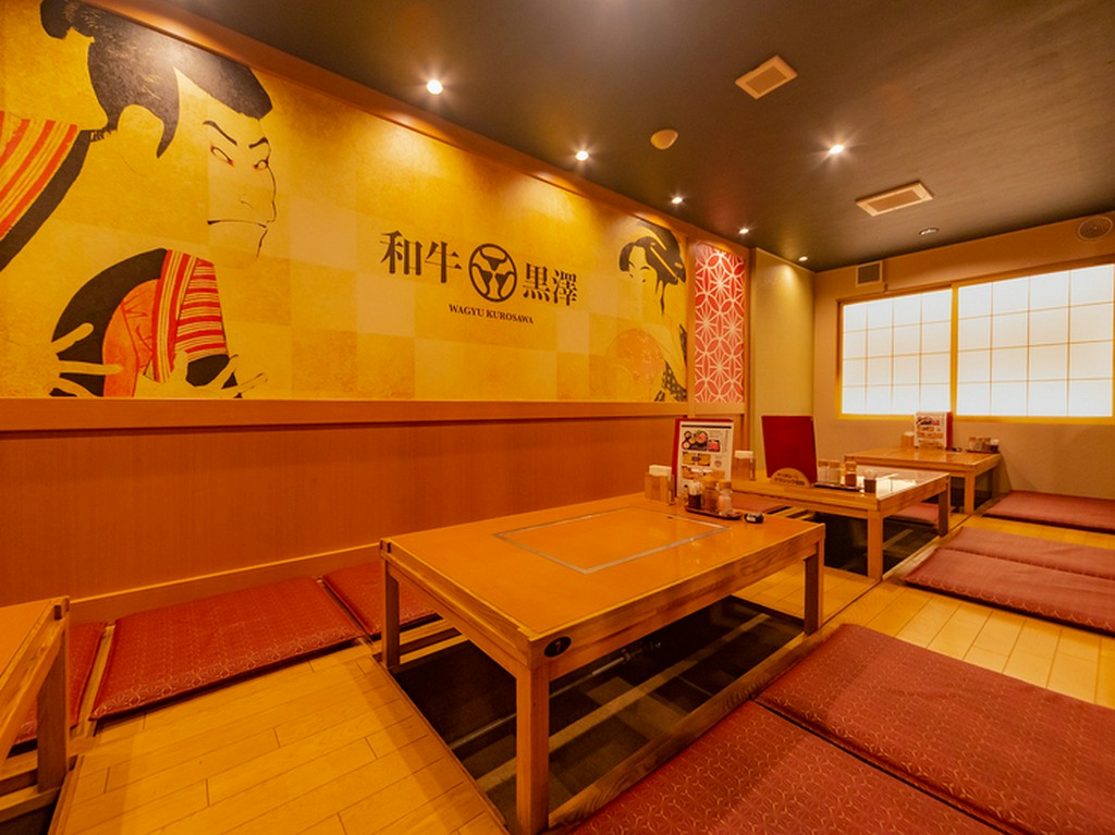 和の風情を感じられる店内には、掘りごたつの席を完備