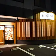 「小樽運河」「北一硝子」などの観光地は徒歩圏内。アクセス抜群ですが、店はメインの通りから一本入るので静かに過ごすことができます。ゆっくりと食事ができる穴場スポット。