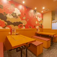 家族から「お肉料理が食べたい！」とのリクエストが上がったときは思い出してください。店舗前には駐車スペースがあるので、ドライブがてら気軽に立ち寄ることができます。