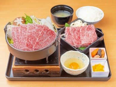 神戸牛が持つ脂の甘み、肉の旨みを最大限まで引き出す『神戸牛すき焼き御膳』