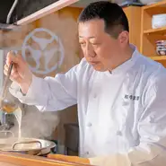 「食事の仕方ひとつで、料理の味が変わってしまう恐れがある」と考える兪氏。そのため、メニューとは別に基本的な食べ方を書いた説明書を用意。「海外からのお客様も安心してご来店ください」と話します。