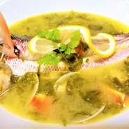 いまいゆ(鮮魚)を白ワインと美ら海水で、洋風なスープ仕立てのマース煮(塩煮)に！！
素材の旨味が味の決めての鮮度命の料理なので、刺身でも食べられるようないまいゆの入荷日にしかお作り出来ません。