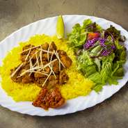 ライムをお肉とピクルスに絞り、お口の中でお肉、ライス、生姜、米粒1つ分のピクルスをミックス。