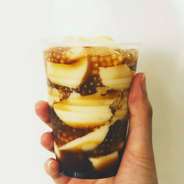 自家製やわらか豆腐＆小粒タピオカ＆黒糖シロップ
フィリピンの定番スイーツでもあり,ヘルシーで栄養分たっぷりなので朝ごはんとしてもたべています!
数量限定ですので売り切れ次第　販売終了　とさせていただます。