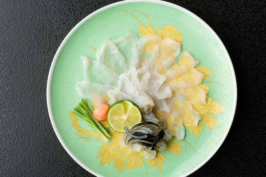 造り〜トラ河豚薄造り