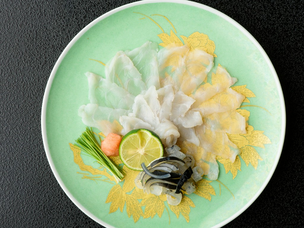 造り～トラ河豚薄造り