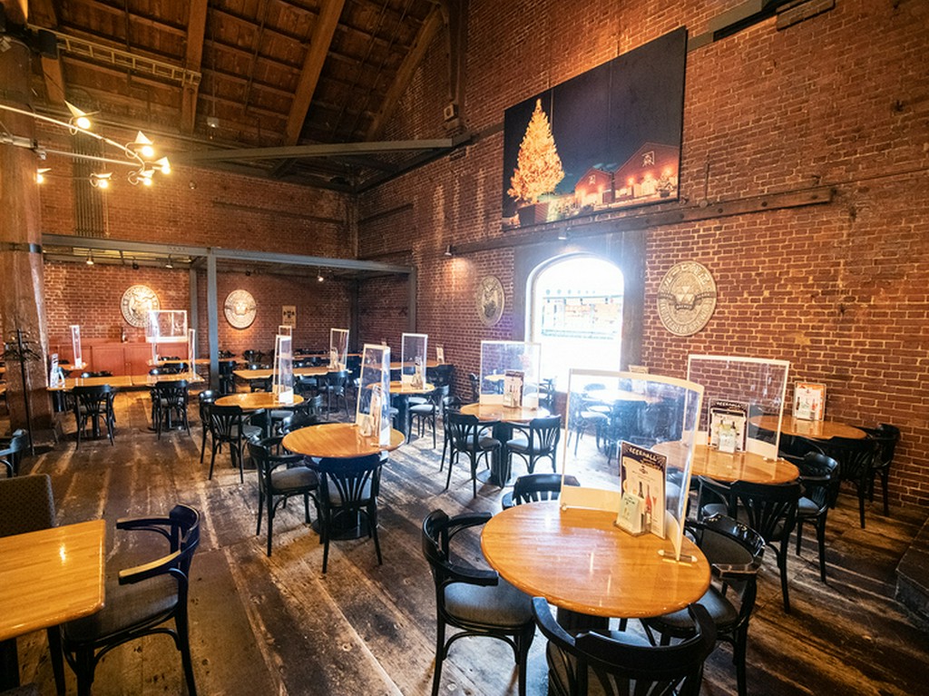 今日のデートは、最初から最後まで色々なビールを楽しむプランで