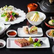 季節の移ろいを表現した懐石料理。旬の食材が豊富に盛り込まれている、料理長オススメの特選コースです。伝統息づく日本料理の技法を大切に、新しい試みを取り入れた内容です。