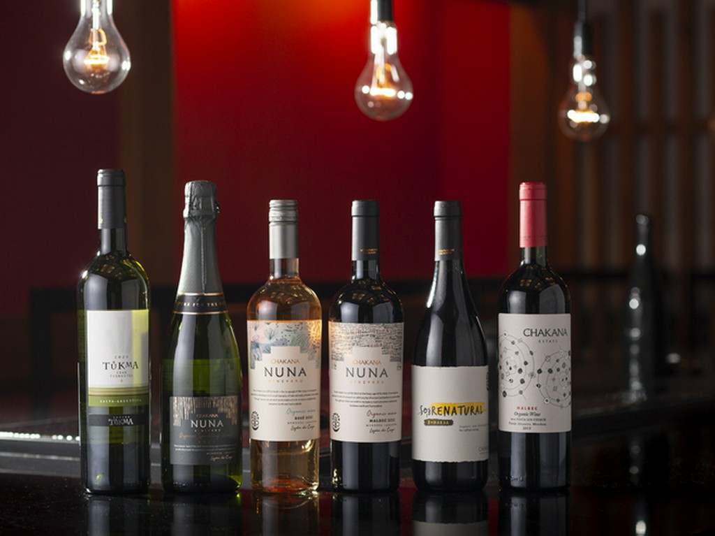 アルゼンチン産を中心としたワインを豊富に取り揃え。料理とのマリアージュをカジュアルに『ワイン各種』