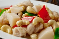 鶏肉の旨味とカッシュナッツ風味が口の中でコラボレーションしてさらに美味しくします。