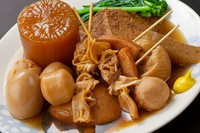 燗つけした日本酒との相性が抜群『名物！黒おでん』