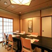 個室は二部屋ございます。
ご利用人数5名様～