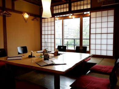 京町屋の掘り炬燵和個室もご用意