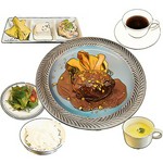 ●京都牛のハンバーグ　ペリグーソース
※+1,100円でフォアグラトッピング
・ライスorバゲット／スープ／サラダ／小鉢3品/コーヒーor紅茶