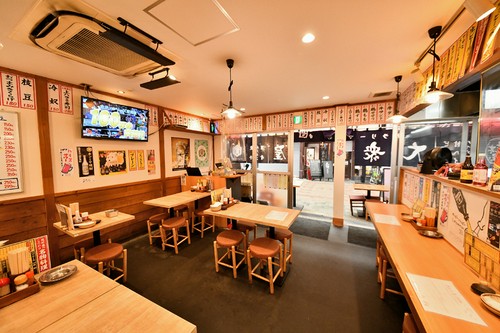 テーブル席でワイワイ！